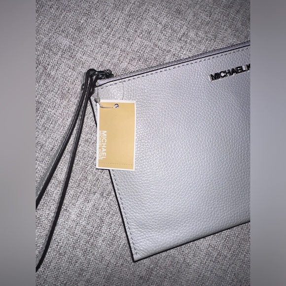 NWT Michael Kors Jet Set Large Zipped Leather MK Clutch Wristlet Wallet - Picture 3 of 10